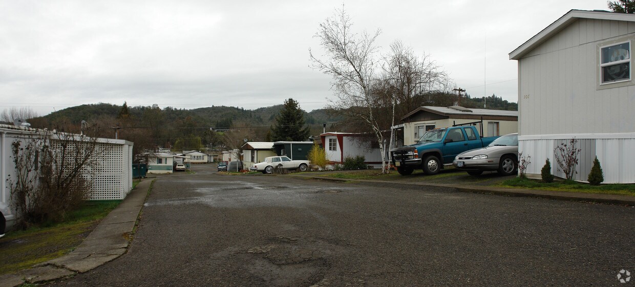 Foto del edificio - Brookside Mobile Manor