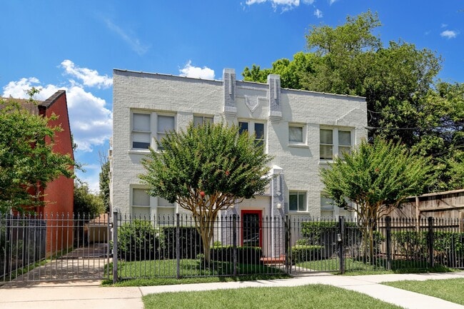 Building Photo - 808 Sul Ross St