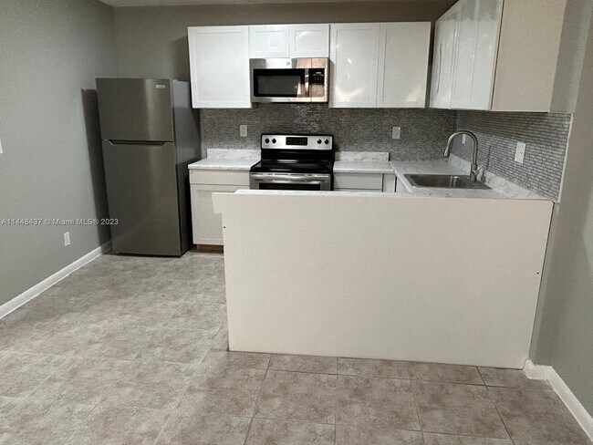 Foto del edificio - 11542 NW 44th St