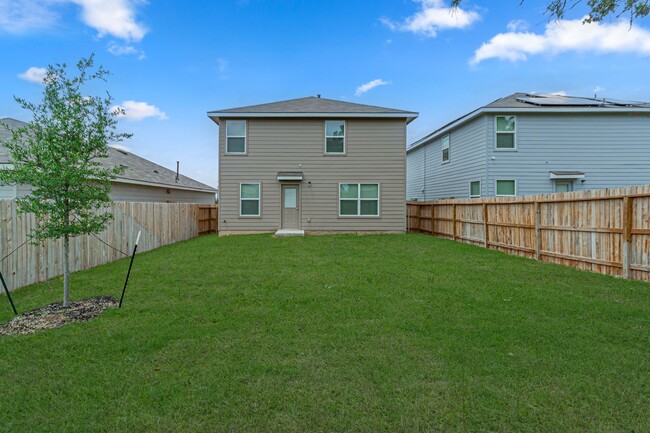 Foto del edificio - 4 bd/2 ba available NOW!! Wiseman/Talley F...