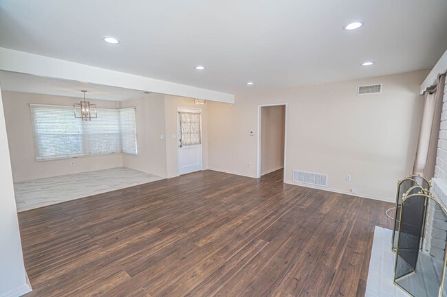 Building Photo - Beautifully Remodeled Single-Story 3-Bedro...