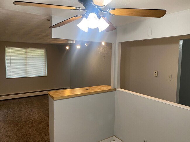 Foto del edificio - 2-Bedroom 2-Bathroom Condo in Country Club Villas!  ***Move-In Special***