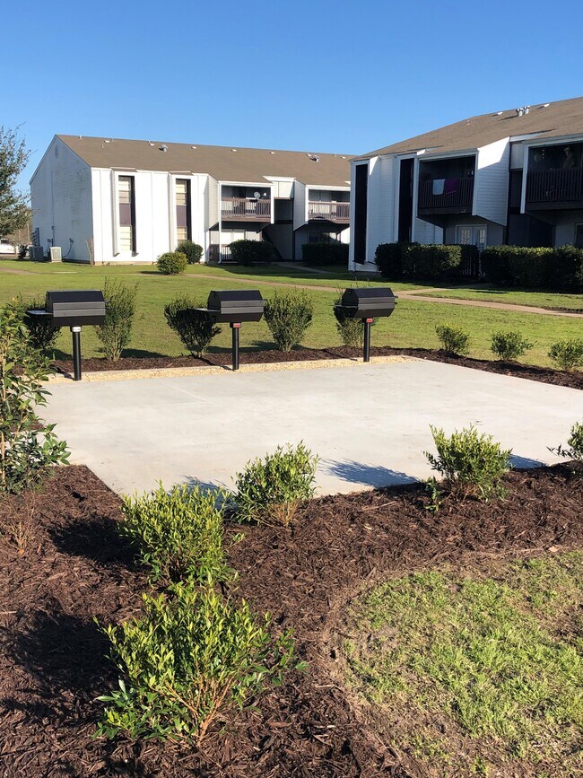 Long Beach Square Apartments Long Beach, MS