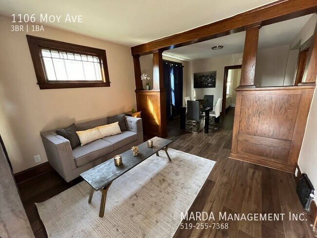 Photo du bâtiment - CHARMING 3+1BED/1BATH HOUSE IN WALKERVILLE...