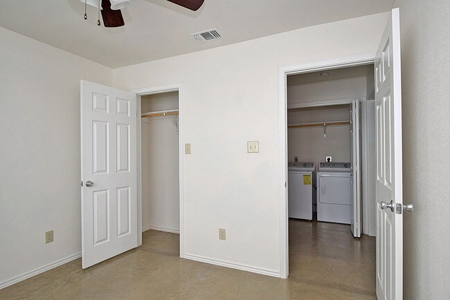 Foto del edificio - 127 Nottingham Ln