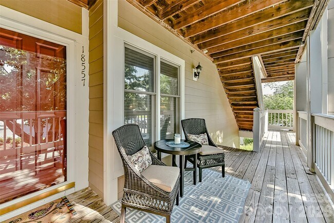 Foto del edificio - 18557 Vineyard Point Ln