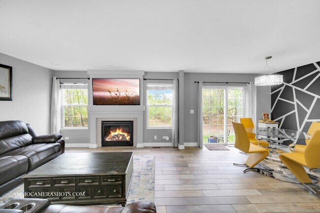 Building Photo - 2389 Stoughton Cir