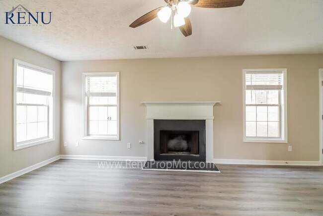 Foto del edificio - Now available 4 bedrooms 2.5 baths
