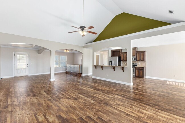 Building Photo - 2 Winter Hawk Dr