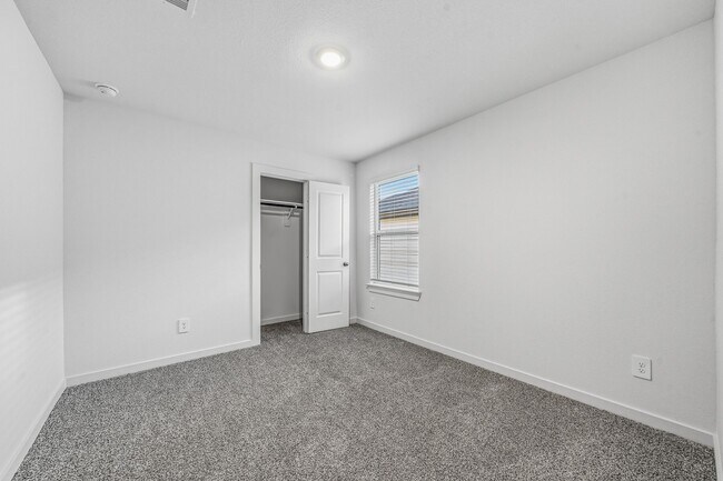 Foto del edificio - 3919 Langridge Dr