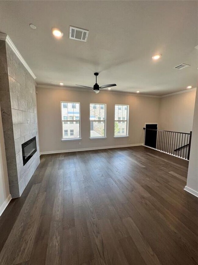 The Brownstones at Northline / Classic Sty... House Rental in Leander