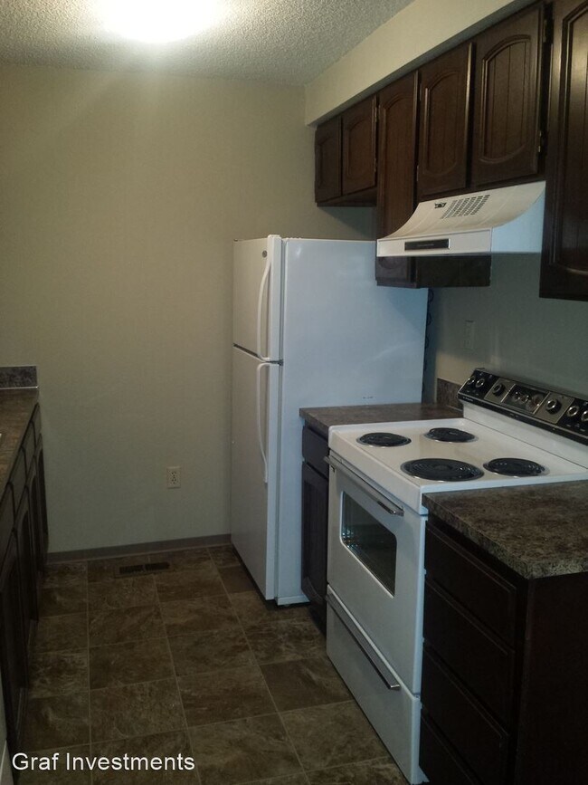 Building Photo - 418 S 61st Ave