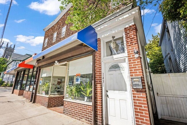 Building Photo - 143 Beach St