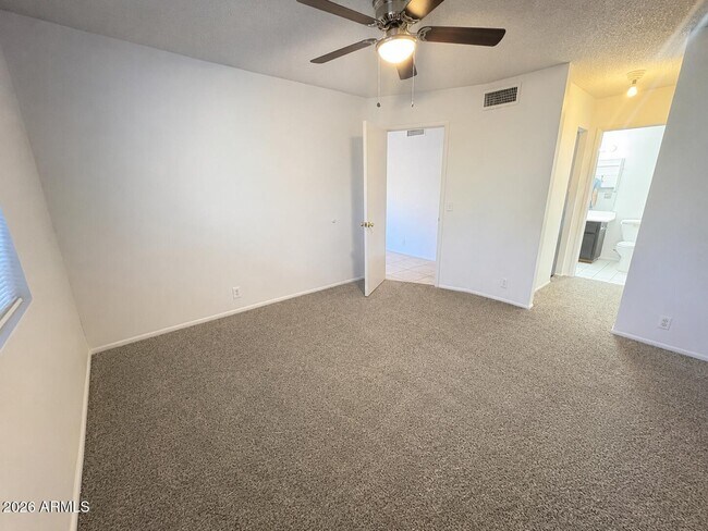Foto del edificio - 2931 E Beck Ln