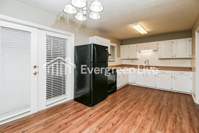 Building Photo - 4635 Richard Rd