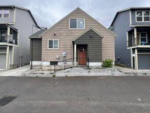 Building Photo - 13208 NE Glisan St