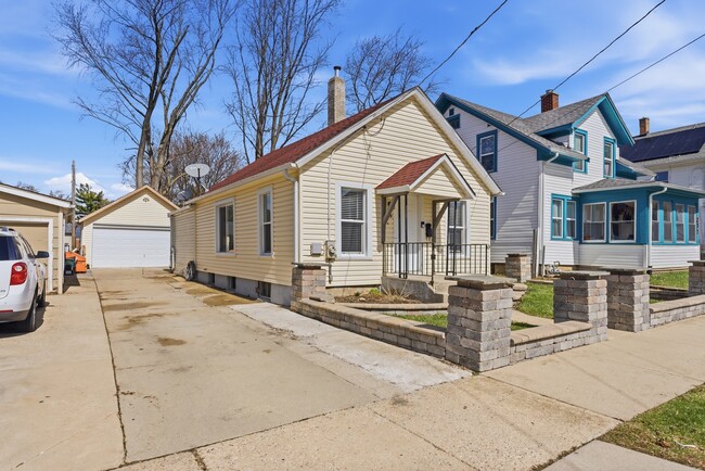 Foto del edificio - 810 Superior St