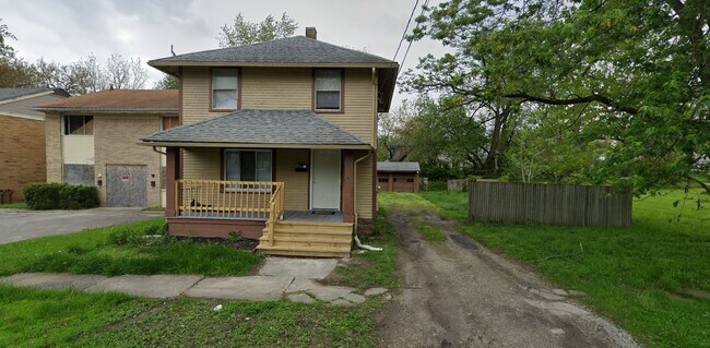 Building Photo - 1114 Warwick Ave