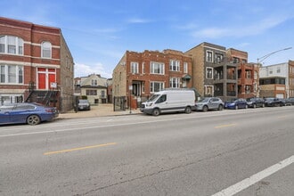 Building Photo - 2618 W Augusta Blvd