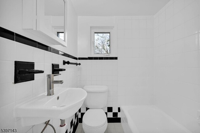 Building Photo - 12 Hillside Ave