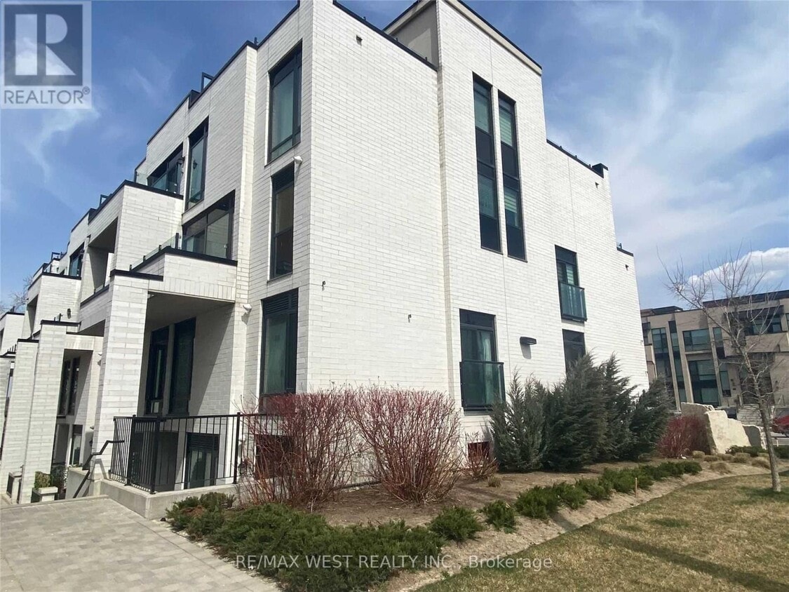 130 Hill Blvd, Toronto, ON M9R 0A9 House for Rent in