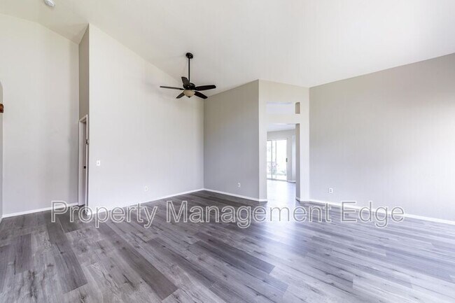 Building Photo - 576 Pine Valley Rd