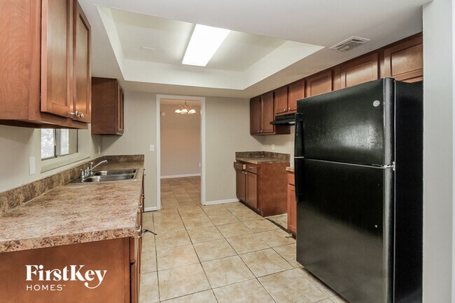Building Photo - 7226 Plantain Dr
