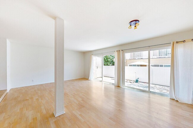 Building Photo - Rare Shorecliff Villas for rent.  2 bd / 2...