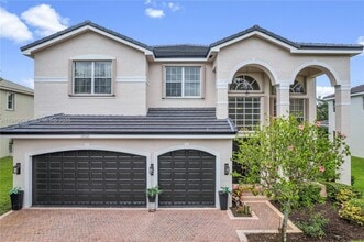 Building Photo - 19500 SW 39th Ct