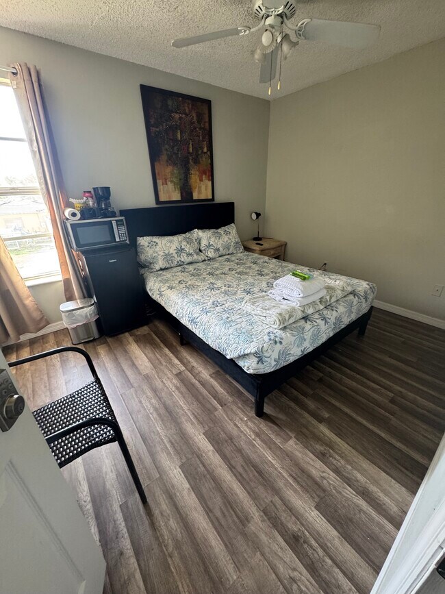 Foto del edificio - 3801 Kimball Ave