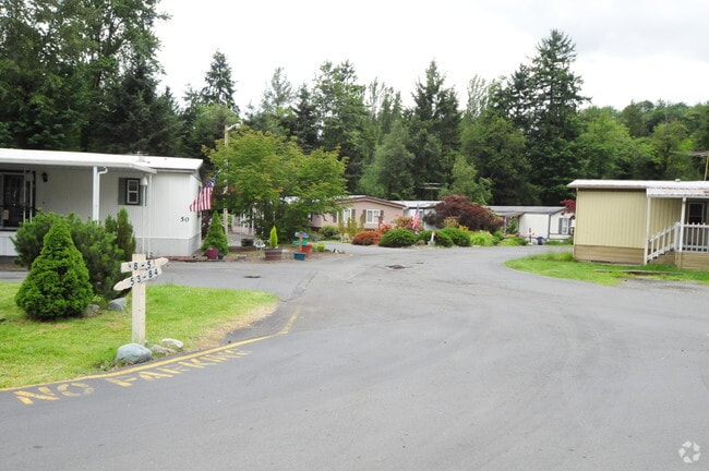 Building Photo - Royal Coachman Estate Mobile Park