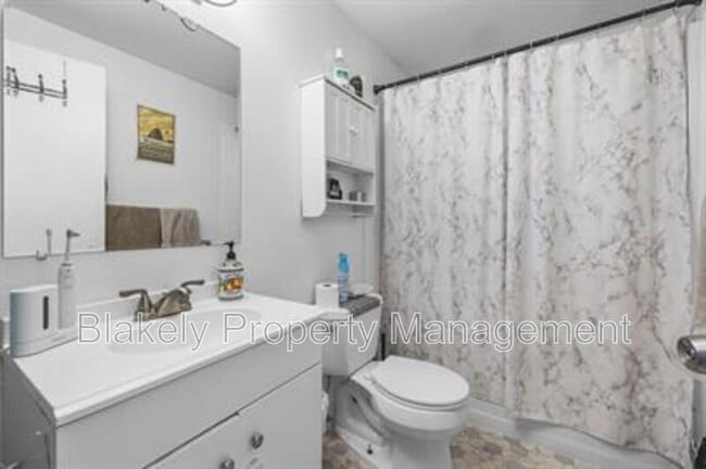 Building Photo - 2768 Siesta Ln