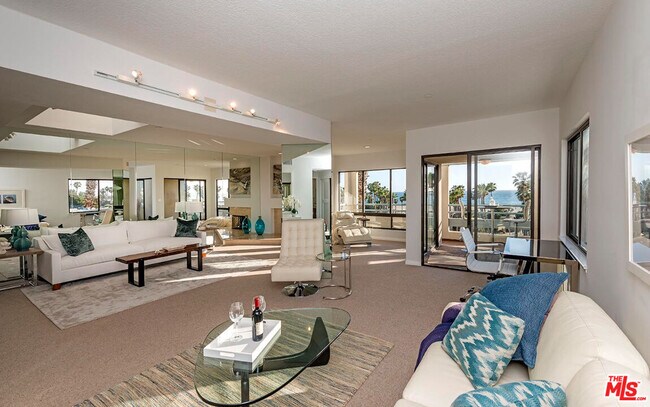 Foto del edificio - 110 Ocean Park Blvd