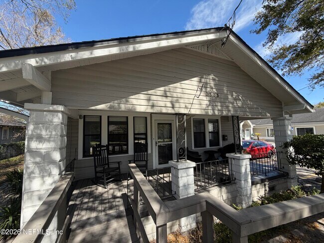 Foto del edificio - 2333 Gilmore St