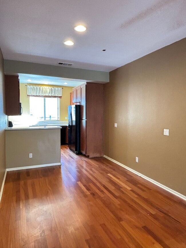 Building Photo - 1267 Elfin Forest Rd E