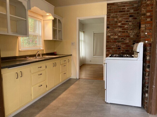Foto del edificio - 2 br, 2 bath House - 1764 SE Douglas Ave