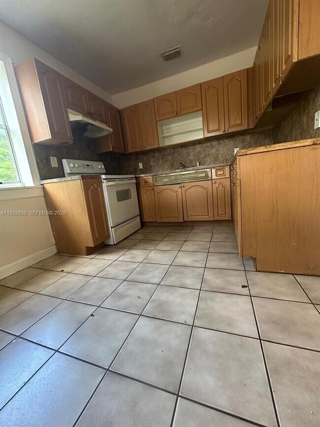 Foto del edificio - 1087 NW 51st St