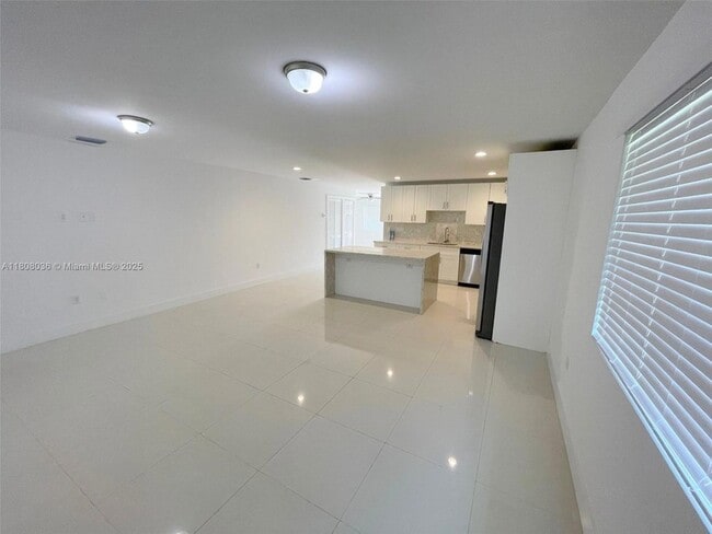 Building Photo - 14620 SW 104th Ave