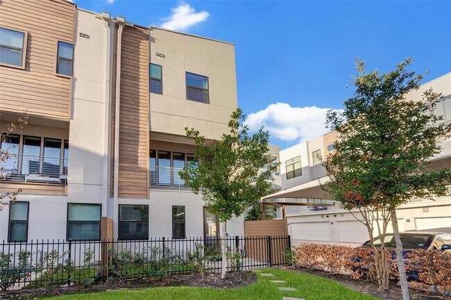 Foto del edificio - 2401 Crawford St