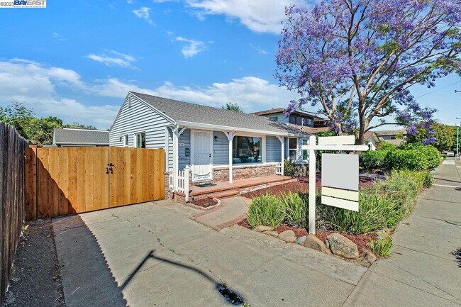 Building Photo - 38848 Bell St