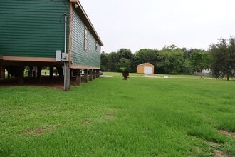 Building Photo - 6717 Hawthorne Rd