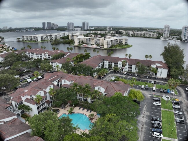 3D Exterior - Town Aventura