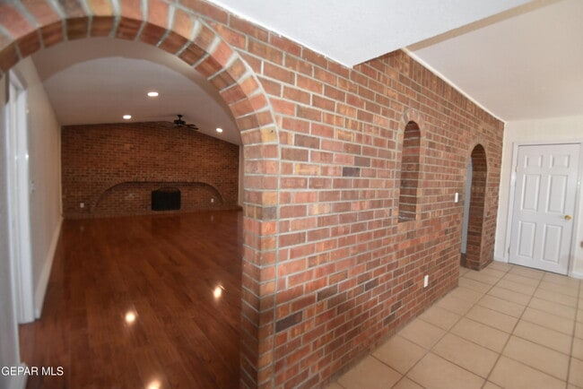 Building Photo - 3417 Guthrie St