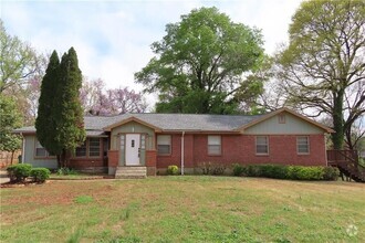 Building Photo - 2205 Loring Ct