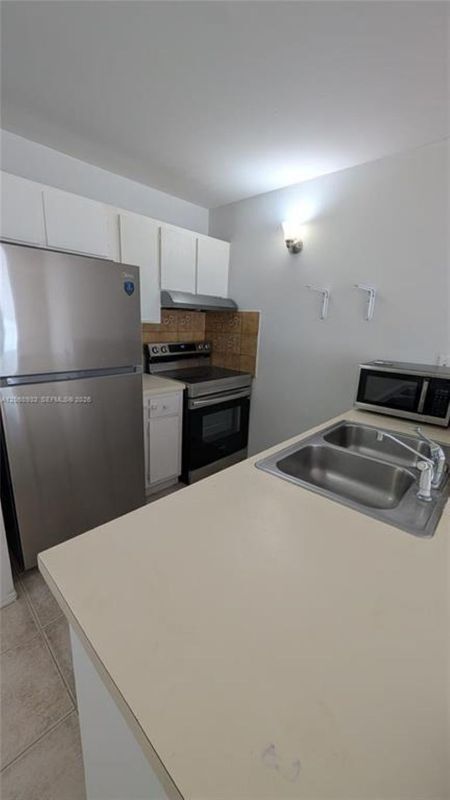 Foto del edificio - 2701 Riverside Dr