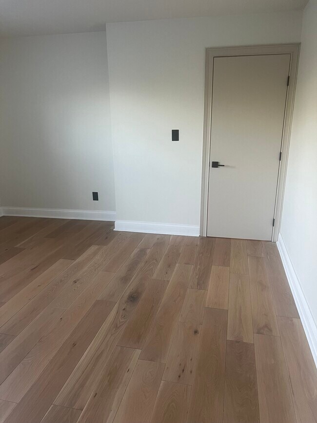 Foto del edificio - 1310 Louisville Rd