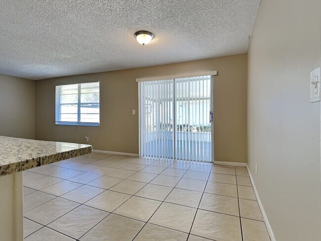 Building Photo - 16001 Sharewood Dr