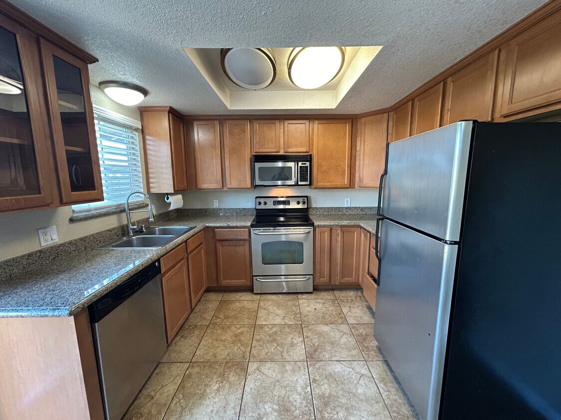 Building Photo - Welcome to Suncrest Villas