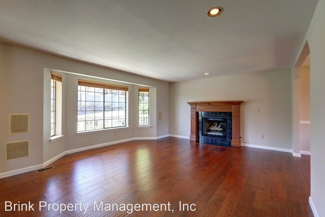 Building Photo - 3 br, 2.5 bath House - 3311 203rd St SW