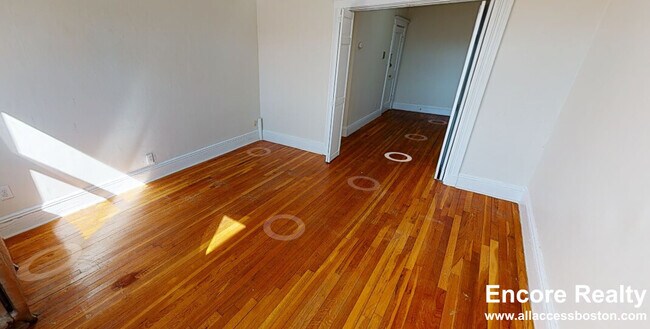 Building Photo - 15 Egremont Rd